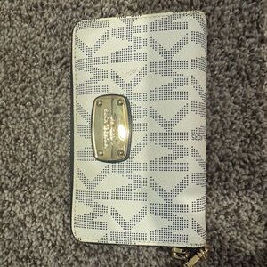 Michael Kors White Wallet